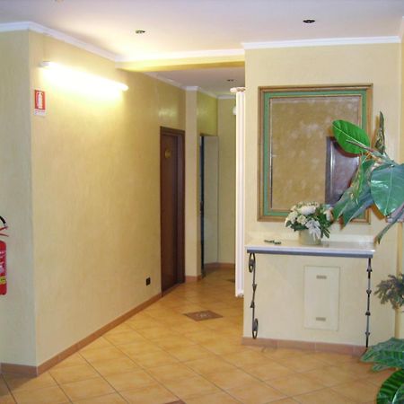 רוביירה Hotel Fontana מראה חיצוני תמונה