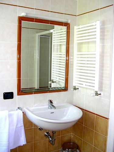 רוביירה Hotel Fontana מראה חיצוני תמונה