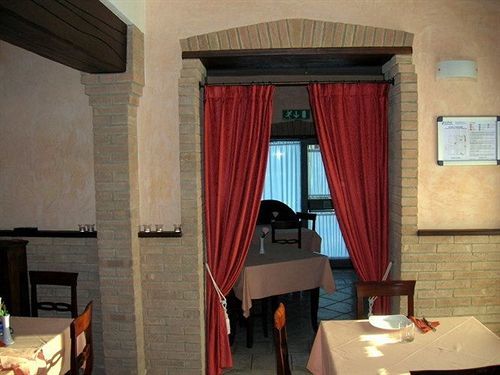 רוביירה Hotel Fontana מראה חיצוני תמונה